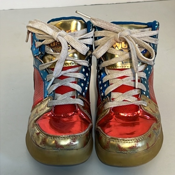 Wonder Woman Girls High Tops Size 1 - Picture 7 of 9